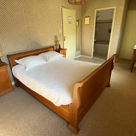 Gite-auberge Du Pont De Lanau Hotell