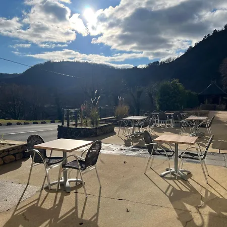 Gite-auberge Du Pont De Lanau Hotell Neuvéglise